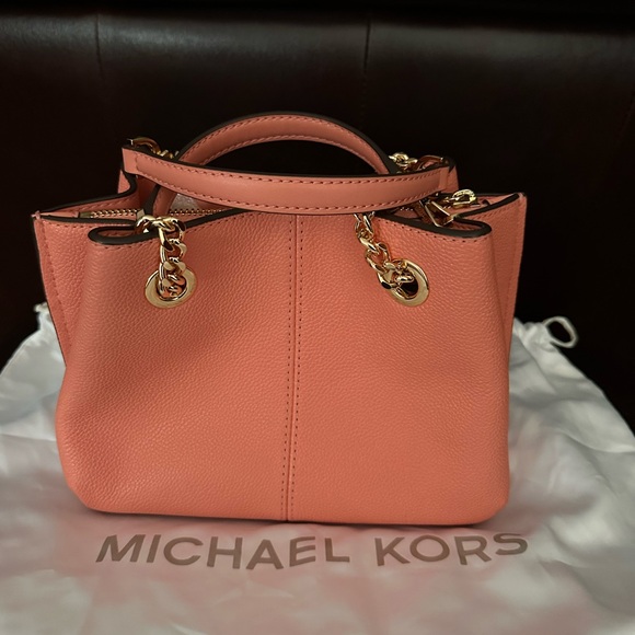 Michael Kors Teagen Small Messenger bag in peach color New - Picture 8 of 10